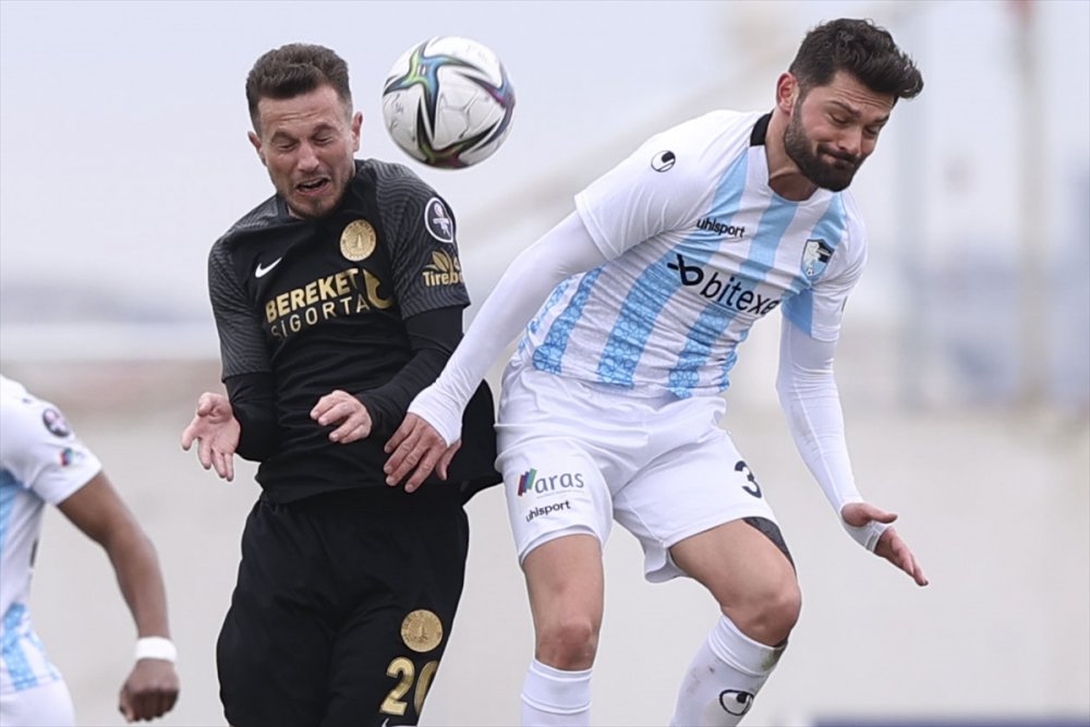 Ümraniye’de 6 gol ve beraberlik çıktı