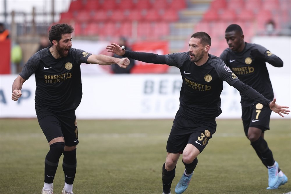 Ümraniye’de 6 gol ve beraberlik çıktı