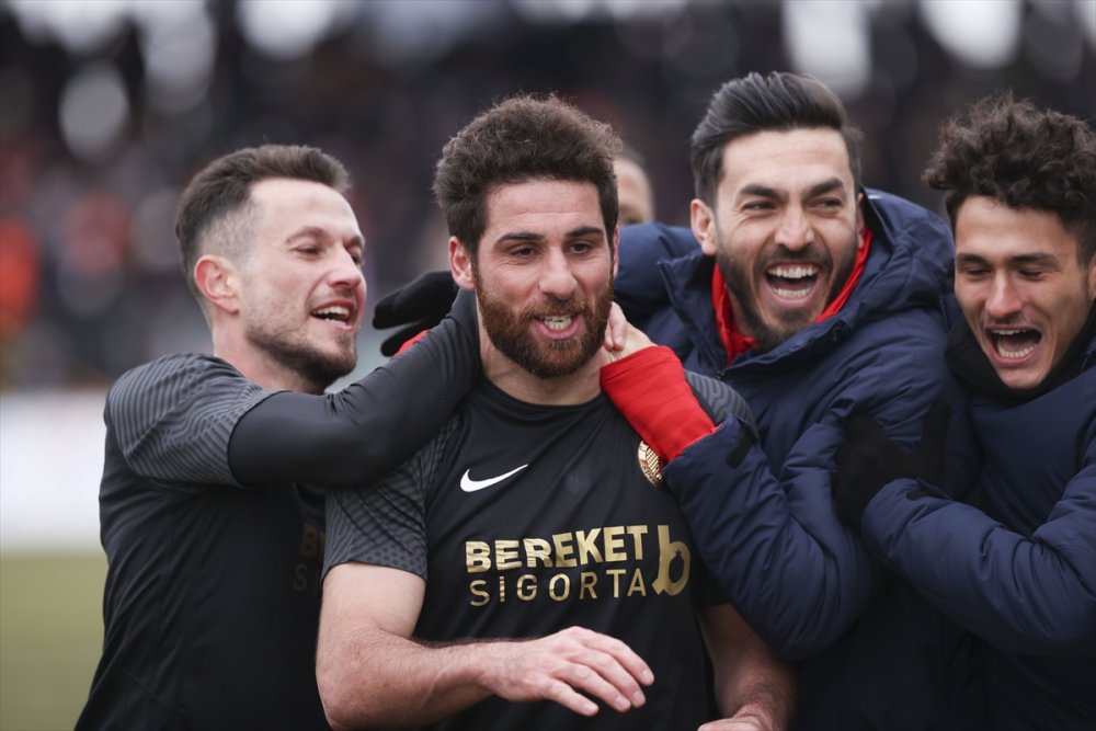 Ümraniye’de 6 gol ve beraberlik çıktı