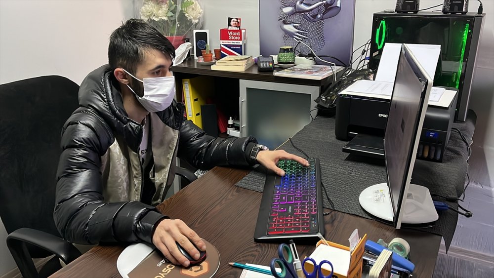 Ispartalı Engelli genç İŞKUR'un desteğiyle reklamcı oldu