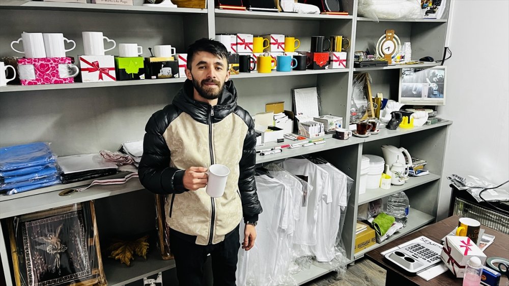 Ispartalı Engelli genç İŞKUR'un desteğiyle reklamcı oldu