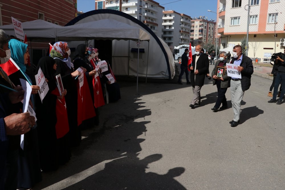Diyarbakır annelerinin oturma eylemine bir aile daha katıldı