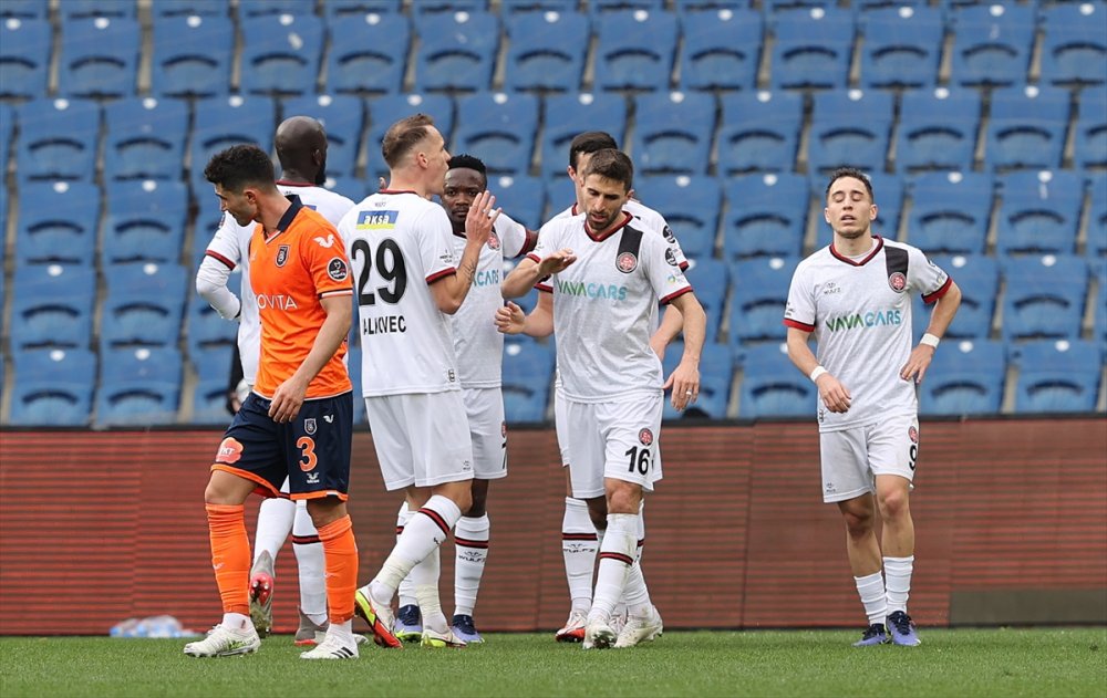 Karagümrük Hesap Kesti Başakşehir’i 2-1 le geçti