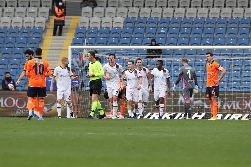Karagümrük Hesap Kesti Başakşehir’i 2-1 le geçti