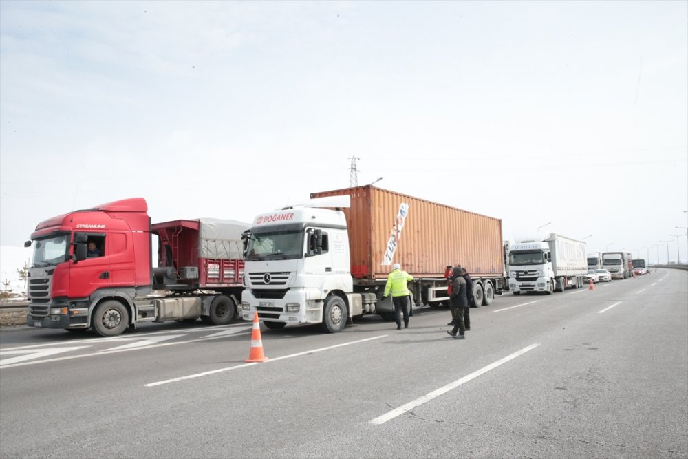 Bolu'dan İstanbul yönüne tır ve kamyon geçişine izin verilmiyor