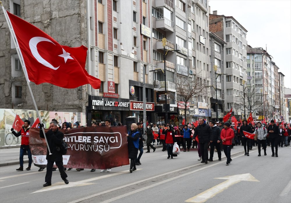 Sivas'ta vatandaşlar şehitlere saygı için yürüdü