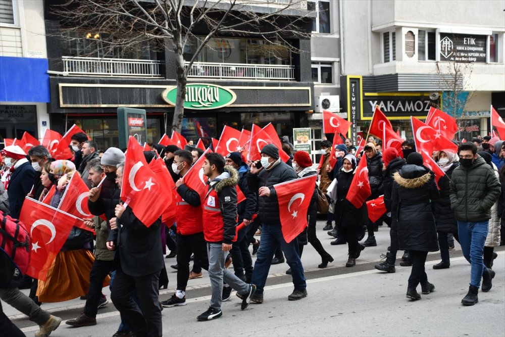 Sivas'ta vatandaşlar şehitlere saygı için yürüdü