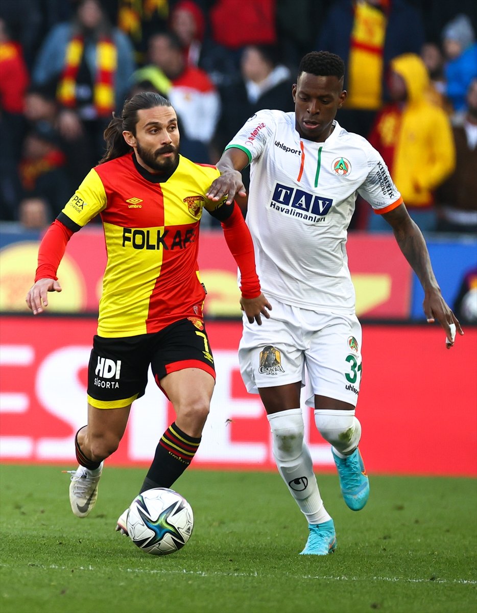 Alanyaspor Göztepe’nin umutlarını söndürdü