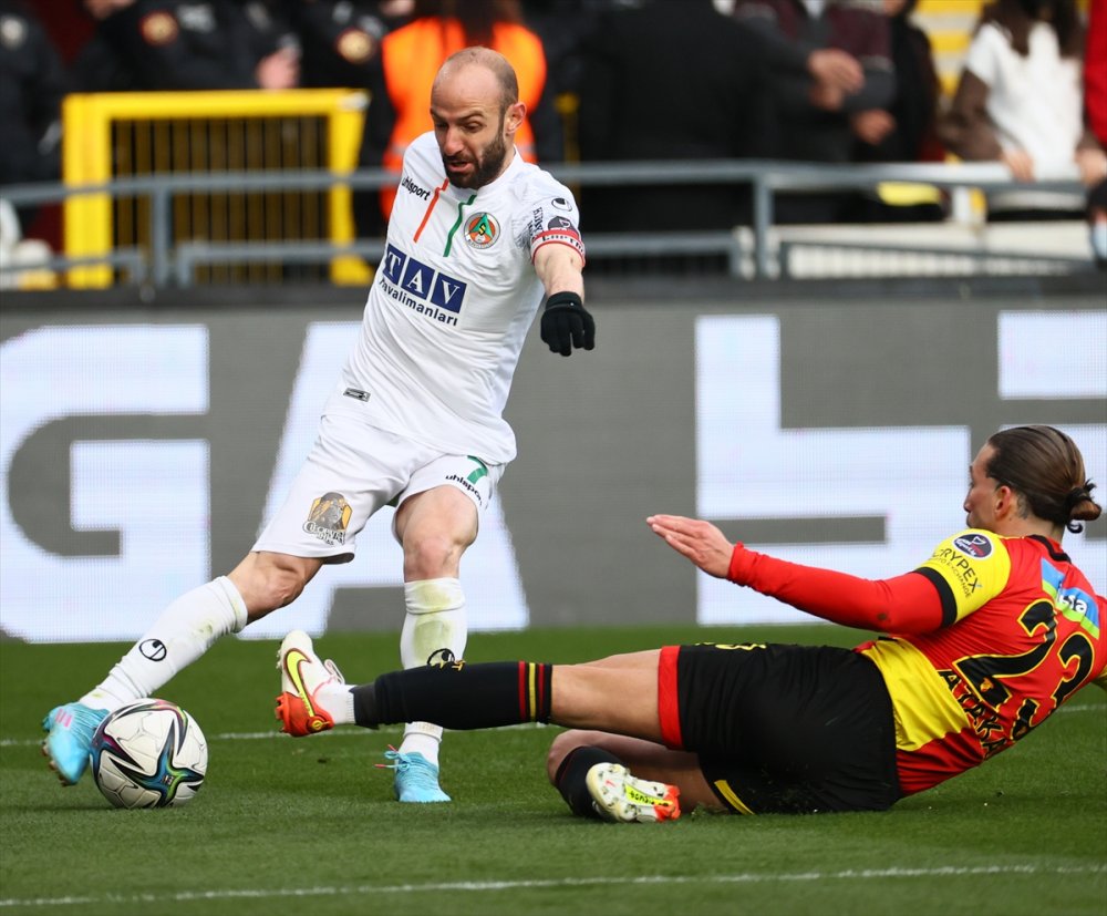 Alanyaspor Göztepe’nin umutlarını söndürdü