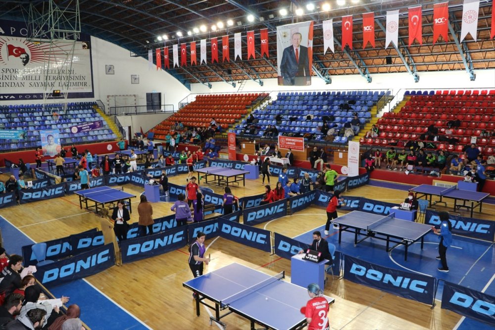 KYK'li gençler masa tenisi bölge turnuvası sona erdi