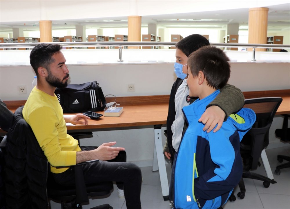 Bayburt Üniversitesi köy okulu öğrencilerini ağırladı