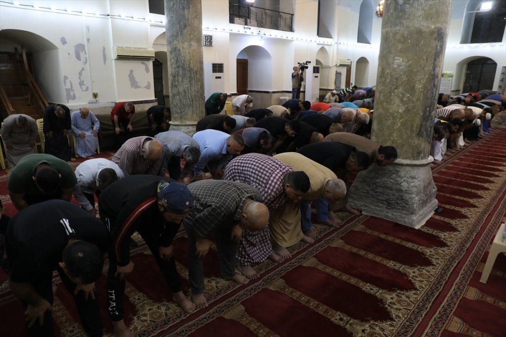 Bağdatlılar Osmanlı yadigarı Muradiye Camisi'ni ramazanda boş bırakmıyor