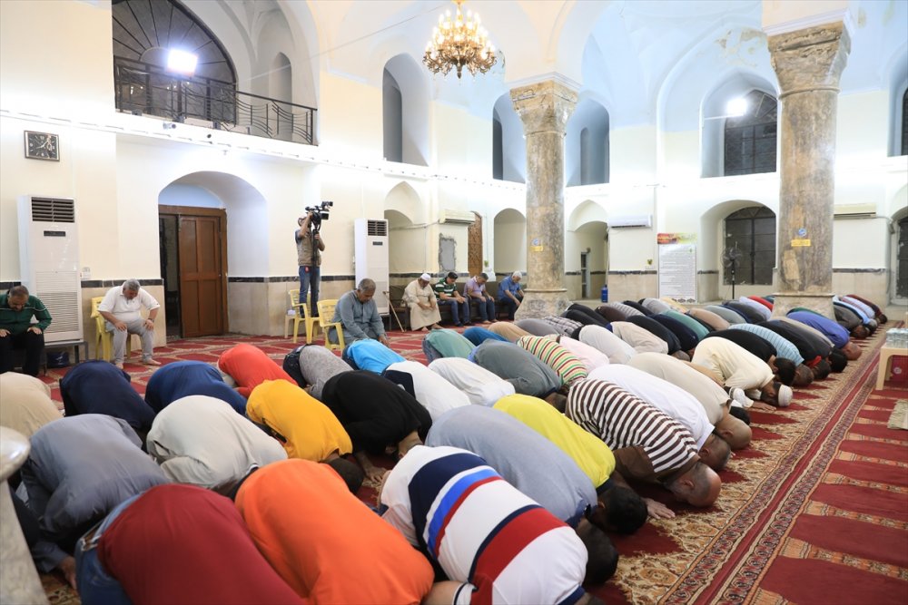 Bağdatlılar Osmanlı yadigarı Muradiye Camisi'ni ramazanda boş bırakmıyor