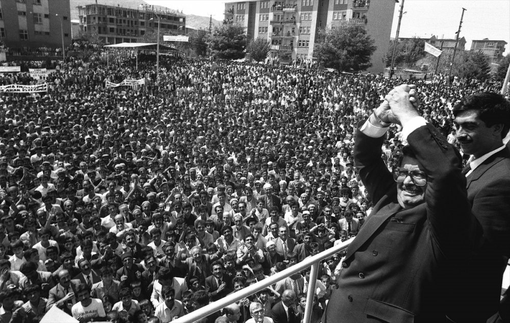 8. Cumhurbaşkanı Özal'ın ölümünün üzerinden 29 yıl geçti