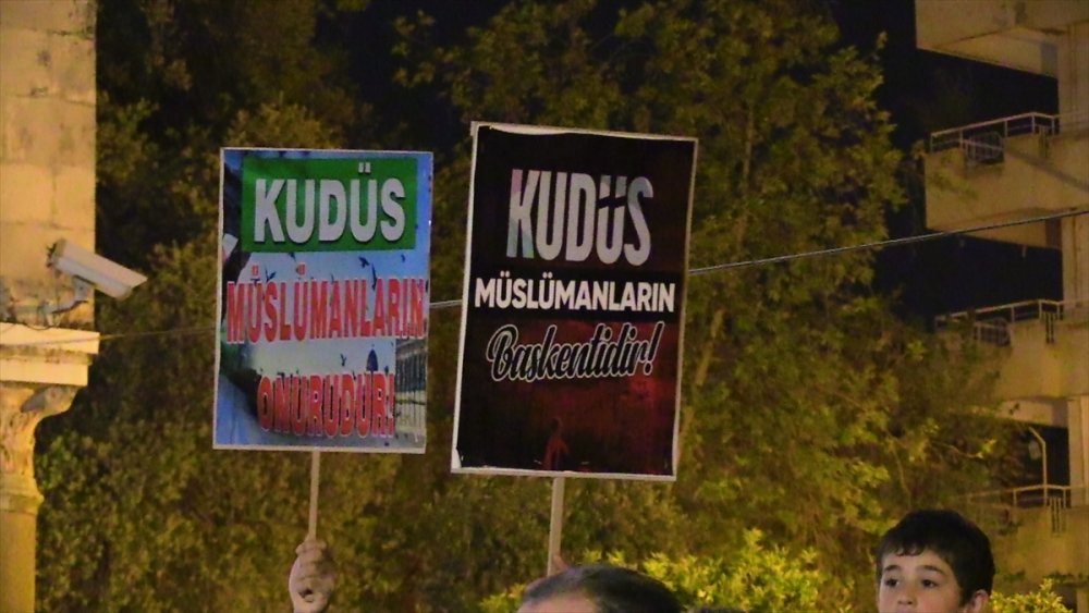 İsrail'in Mescid-i Aksa baskını Antalya'da protesto edildi