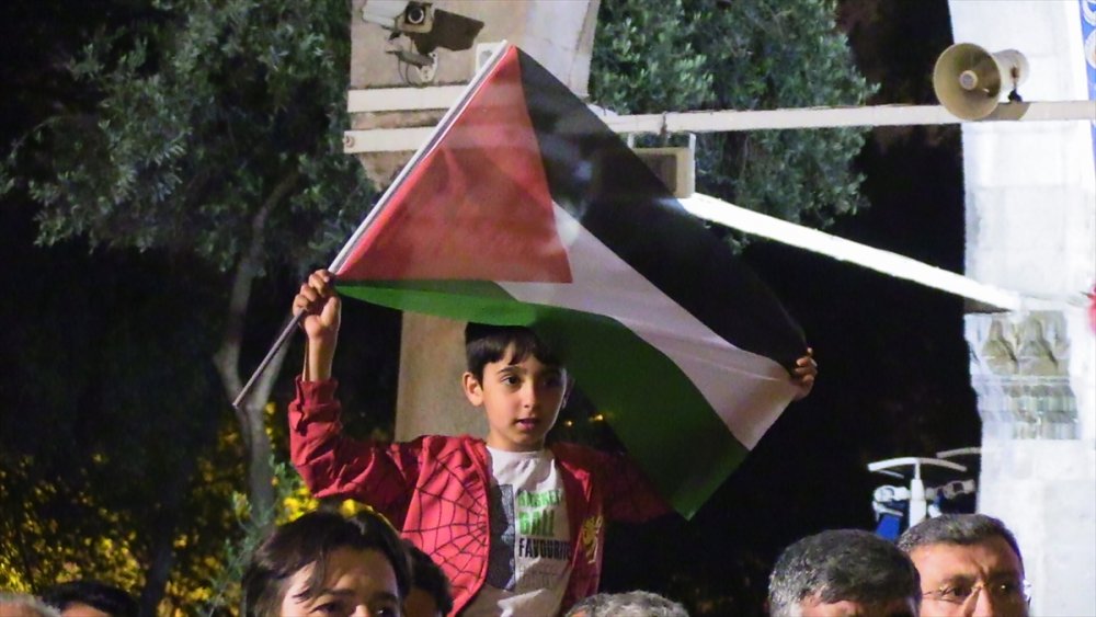 İsrail'in Mescid-i Aksa baskını Antalya'da protesto edildi