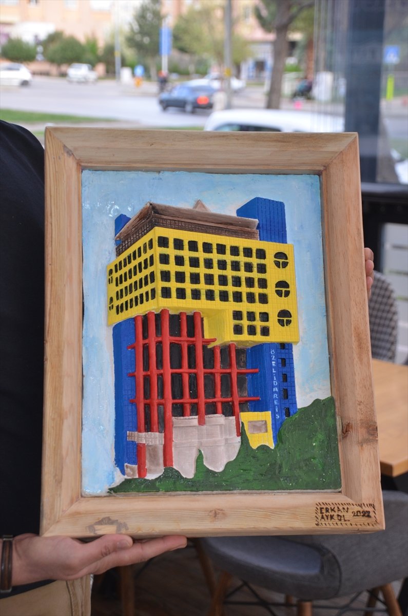 "Dünya'nın en saçma binası"nın rölyefle 3D portresi yapıldı