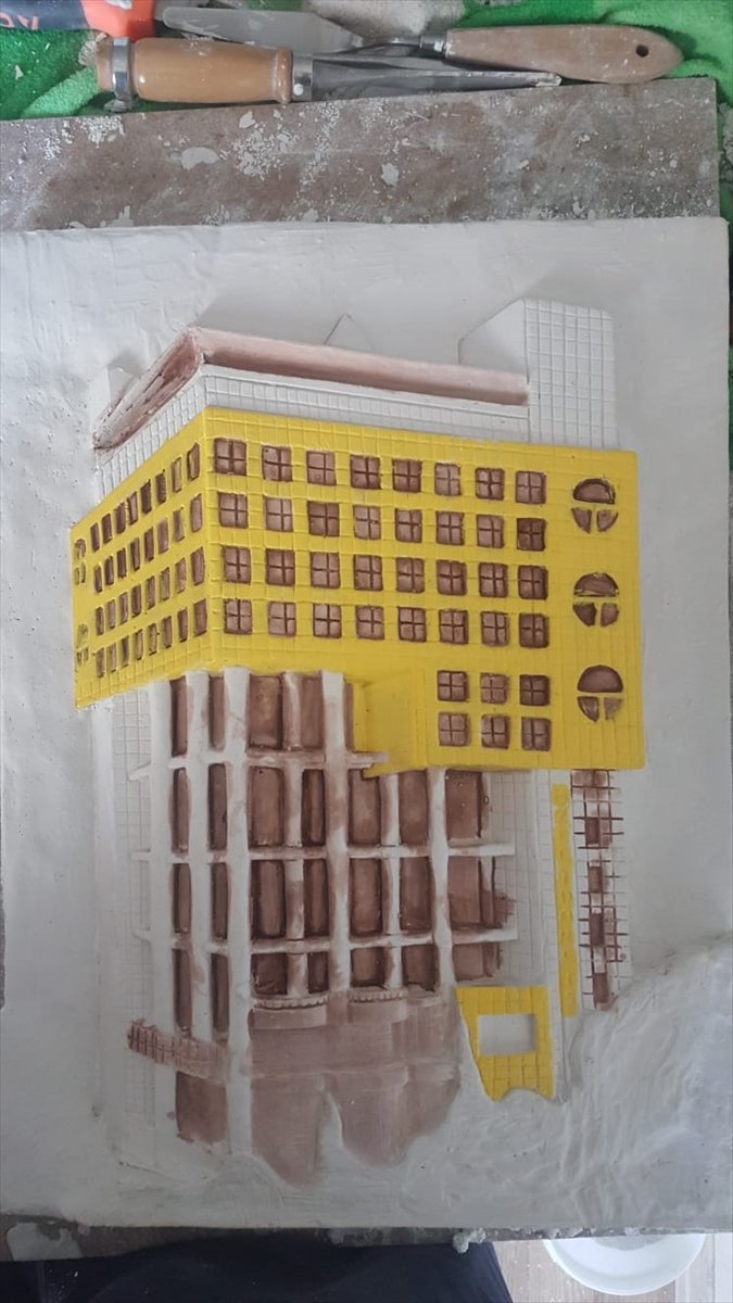 "Dünya'nın en saçma binası"nın rölyefle 3D portresi yapıldı