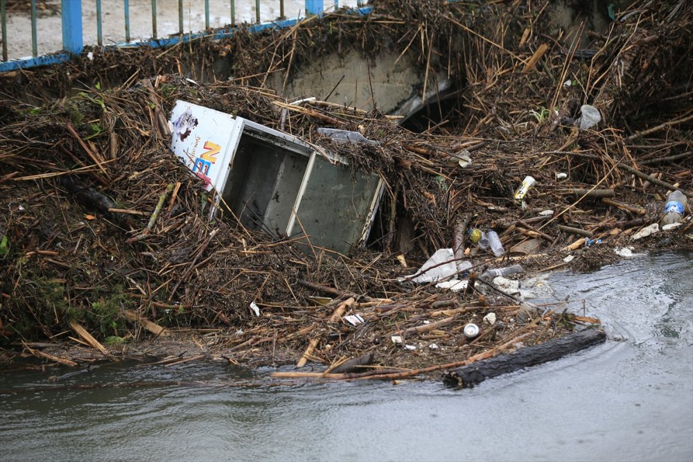 Kırklareli'nde barajın taştığı bölgede hasar tespit çalışması başlatıldı