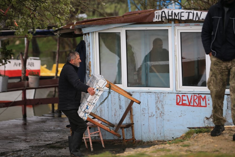 Kırklareli'nde barajın taştığı bölgede hasar tespit çalışması başlatıldı