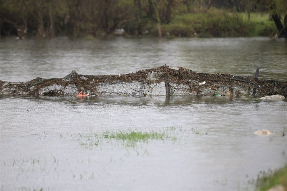 Kırklareli'nde barajın taştığı bölgede hasar tespit çalışması başlatıldı