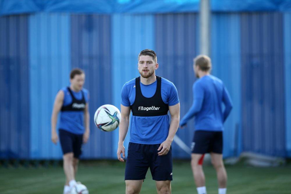 Adana Demirspor lideri devirmek istiyor