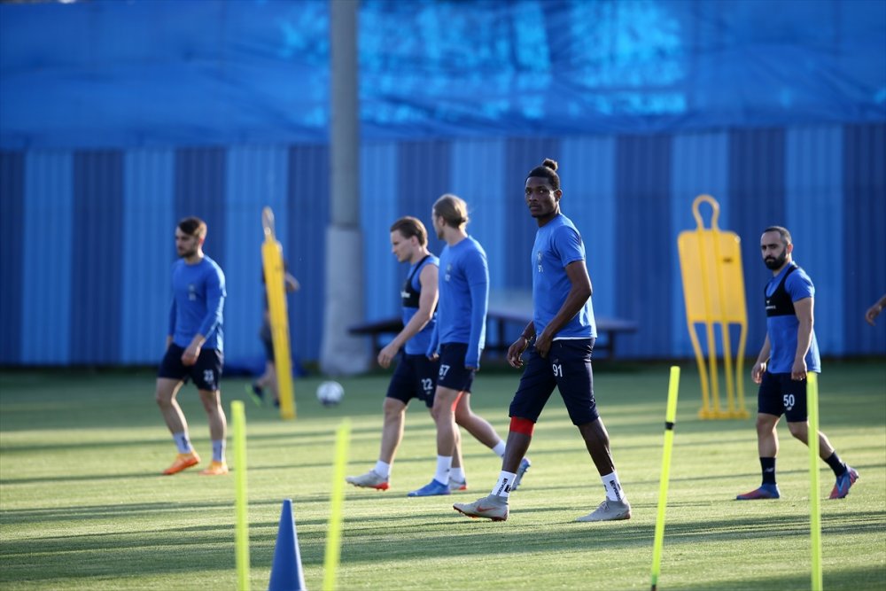 Adana Demirspor lideri devirmek istiyor