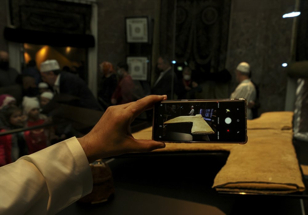 Hırka-i Şerif 2 yıl aradan sonra yeniden ziyarete açıldı