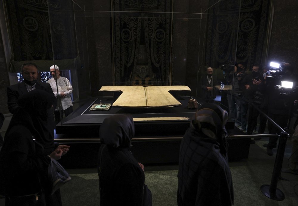 Hırka-i Şerif 2 yıl aradan sonra yeniden ziyarete açıldı