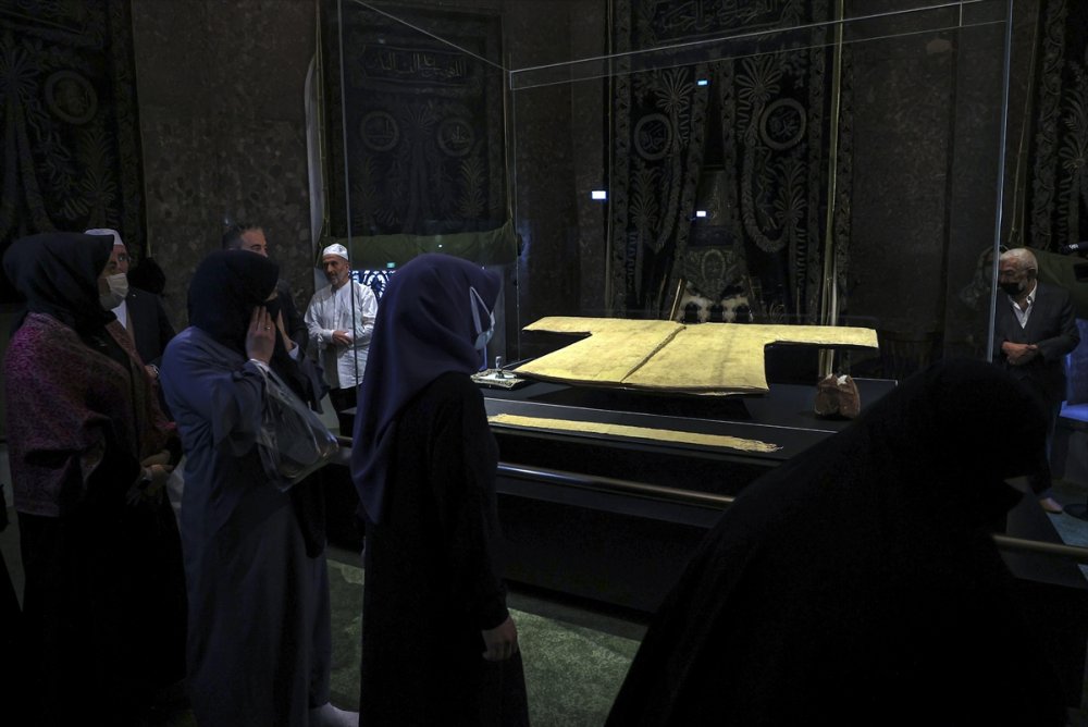 Hırka-i Şerif 2 yıl aradan sonra yeniden ziyarete açıldı