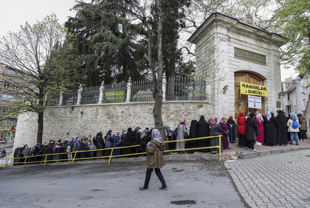 Hırka-i Şerif 2 yıl aradan sonra yeniden ziyarete açıldı