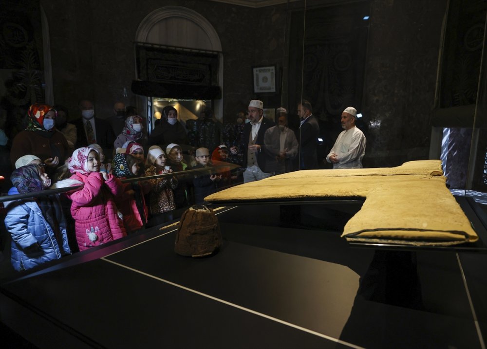 Hırka-i Şerif 2 yıl aradan sonra yeniden ziyarete açıldı