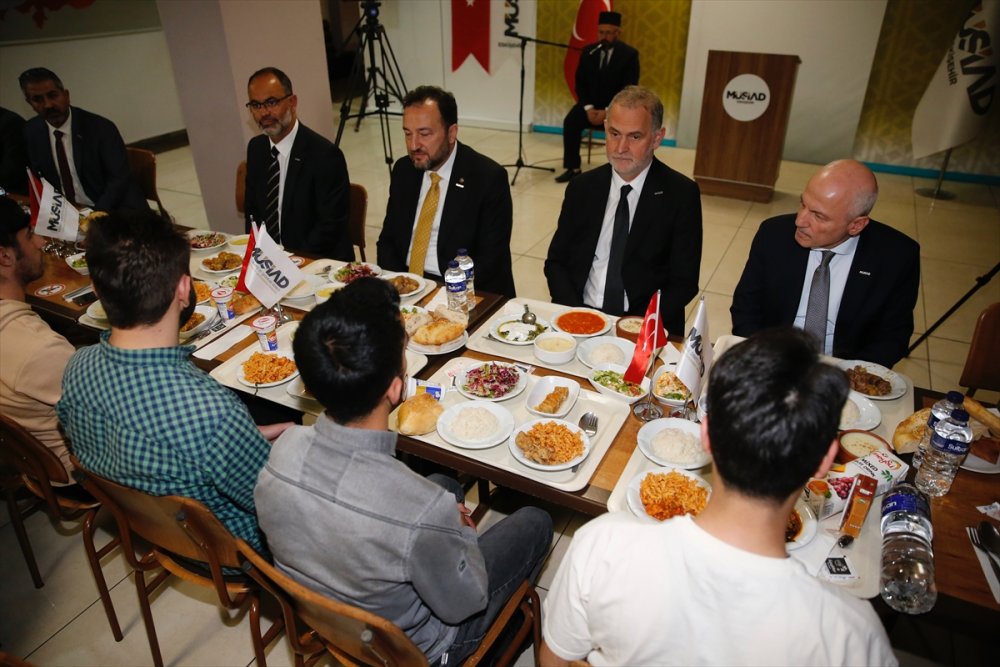 MÜSİAD Eskişehir Şubesi üniversite öğrencilerine iftar verdi