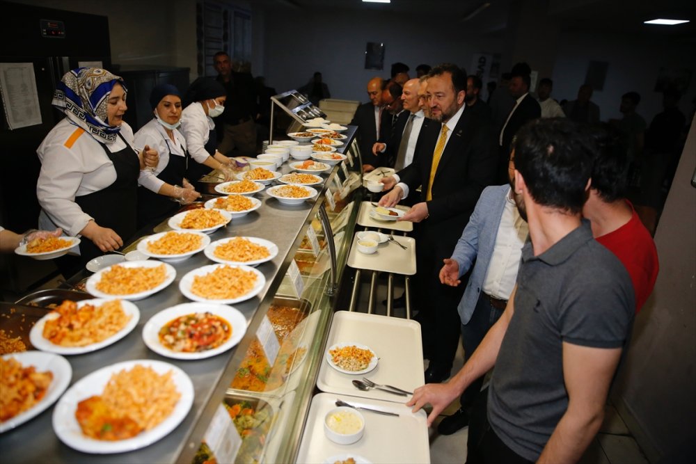 MÜSİAD Eskişehir Şubesi üniversite öğrencilerine iftar verdi