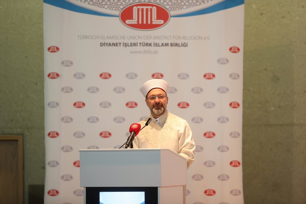 Diyanet İşleri Başkanı Erbaş, Köln'de DİTİB Federal Kadın Birliği Temsilcileriyle iftarda bir araya geldi: