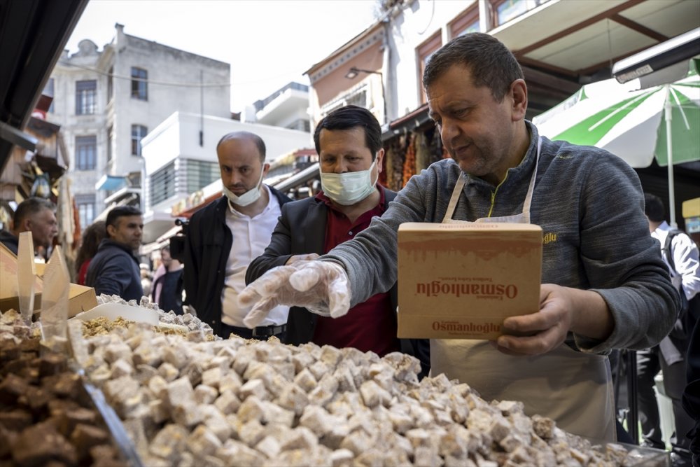 Eminönü'nde bayram alışverişi hareketliliği başladı