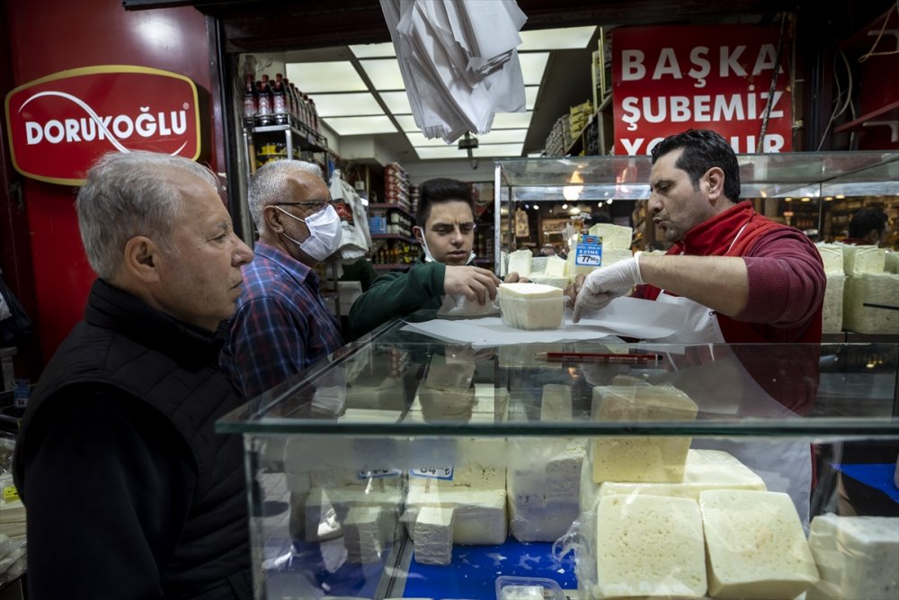 Eminönü'nde bayram alışverişi hareketliliği başladı
