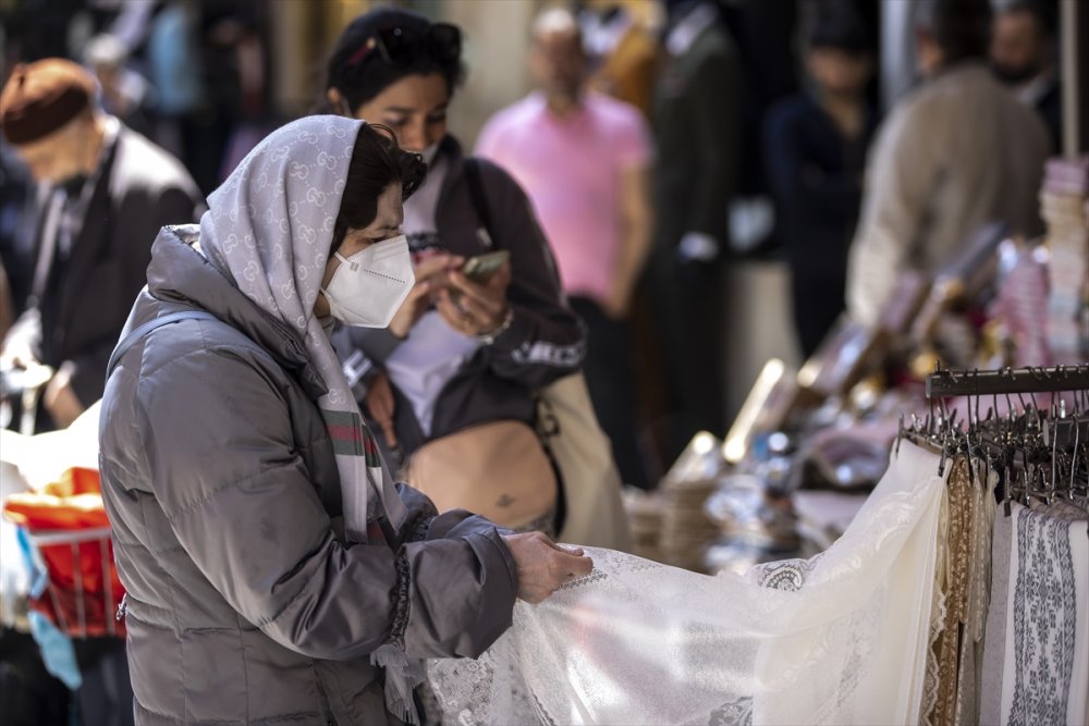 Eminönü'nde bayram alışverişi hareketliliği başladı