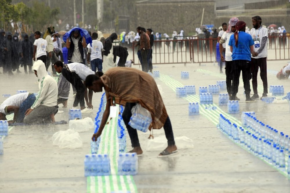 Etiyopya'da 500 bin Müslüman aynı sofrada iftar yaptı