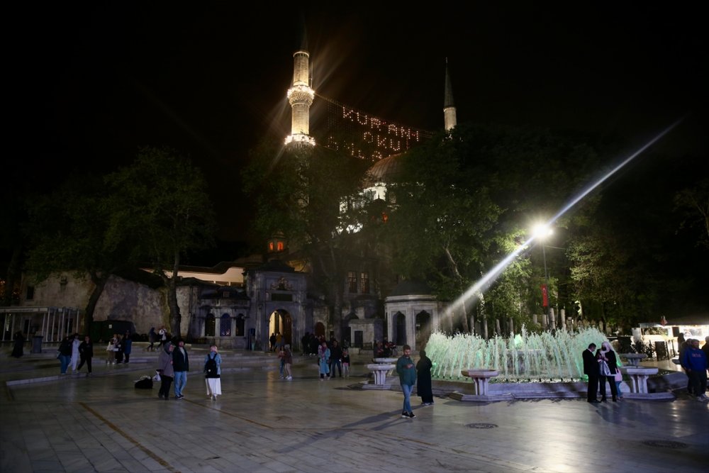 İstanbul'da ramazanın son teravih namazı kılındı