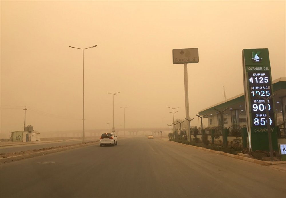 Irak'ın Salahaddin ilinde yoğun kum fırtınası hayatı olumsuz etkiledi