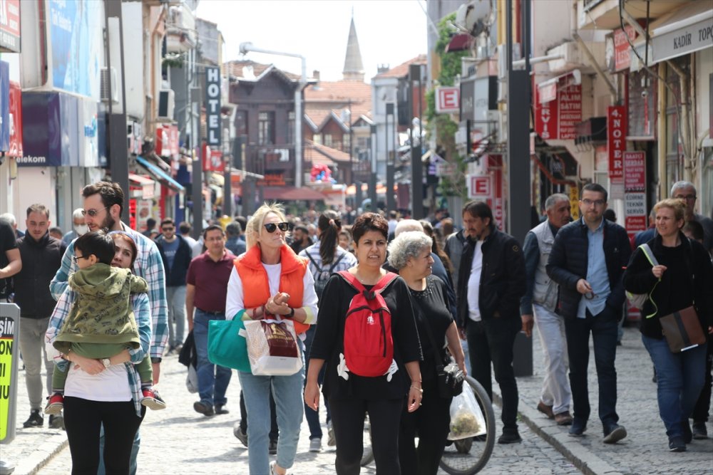 Tarih ve kültür kenti Edirne'de bayram yoğunluğu yaşanıyor
