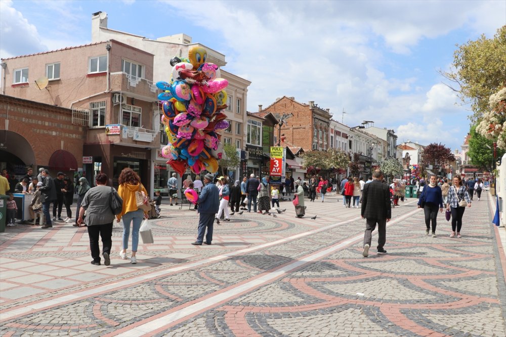 Tarih ve kültür kenti Edirne'de bayram yoğunluğu yaşanıyor