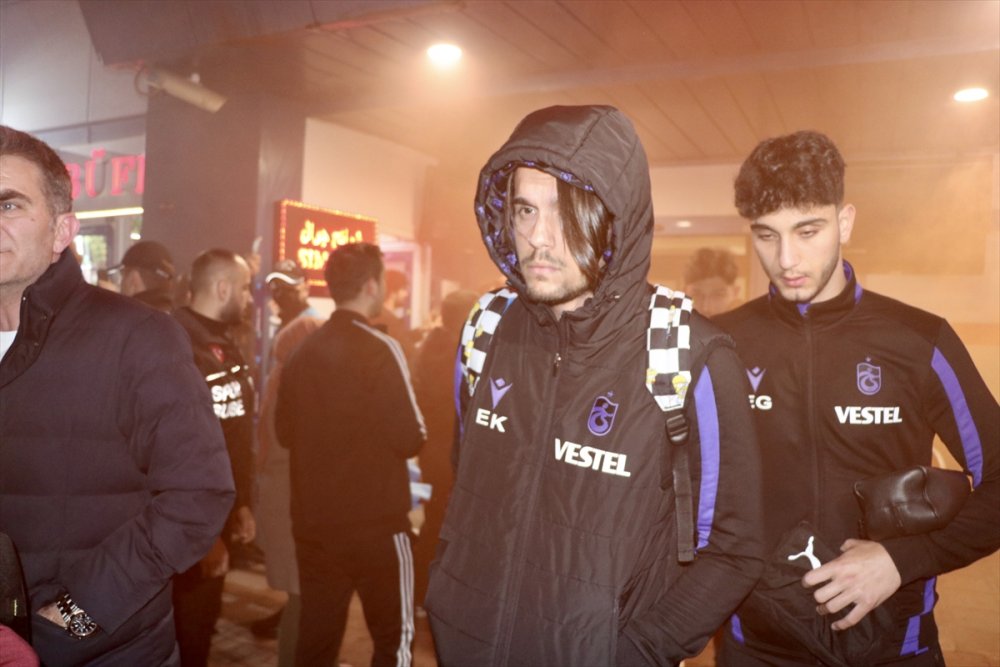 Trabzonspor'a Hatay Dönüşü havaalanında coşkulu karşılama