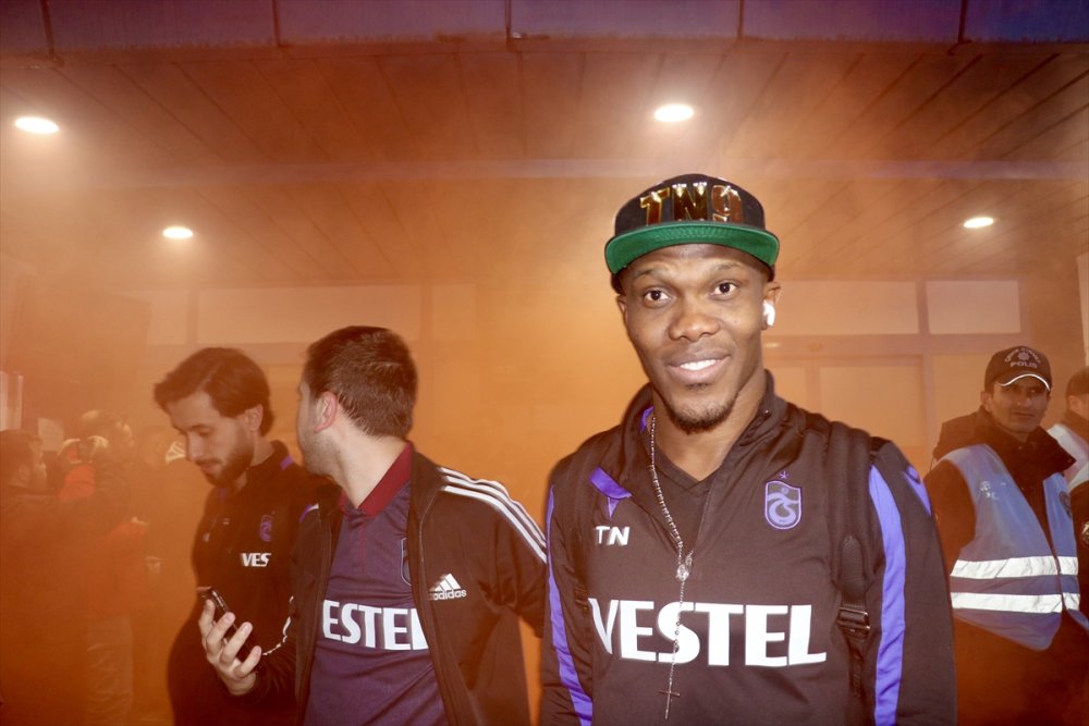 Trabzonspor'a Hatay Dönüşü havaalanında coşkulu karşılama