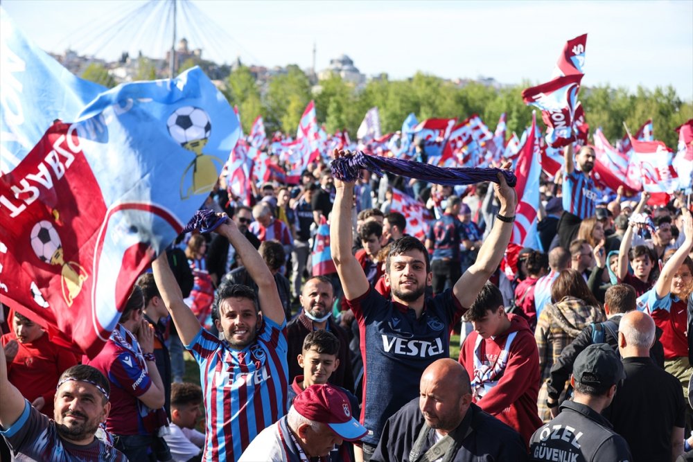 Trabzonspor'un şampiyonluğu İstanbul'da kutlandı