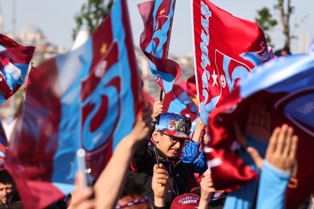 Trabzonspor'un şampiyonluğu İstanbul'da kutlandı