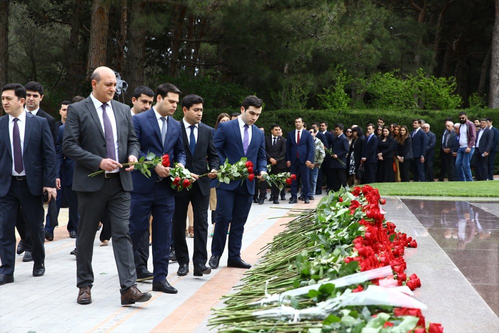 Haydar Aliyev doğumunun 99. yılında anılıyor