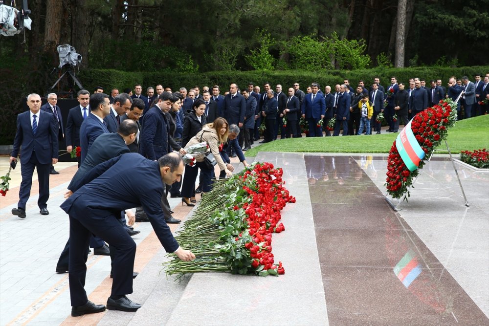 Haydar Aliyev doğumunun 99. yılında anılıyor