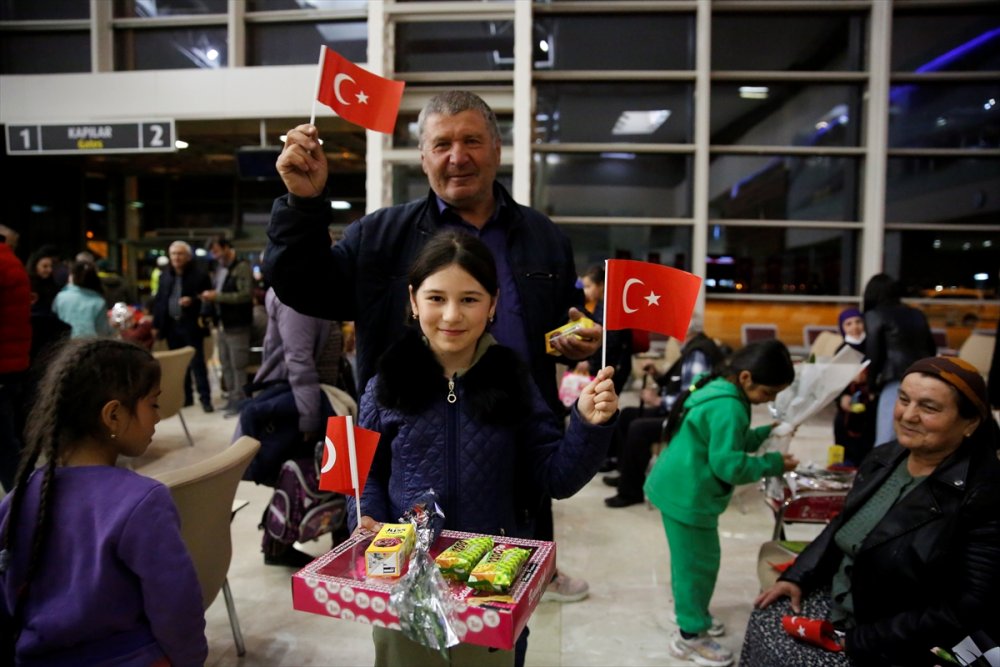Ukrayna'dan tahliye edilen Ahıska Türkleri Elazığ'a geldi